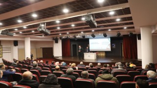 Çiftçilere Aronya yetiştirme semineri verildi
