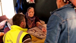 Çifte felaket yaşayan aileye Bursa Büyükşehir sahip çıktı