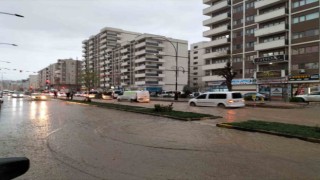 Cizrede sağanak hayatı olumsuz etkiledi