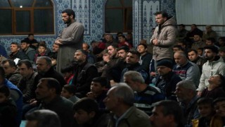 Deprem bölgesi Hatayda ilk teravih namazı kılındı