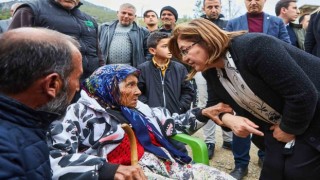 Deprem bölgesinde çilek üretimine destek