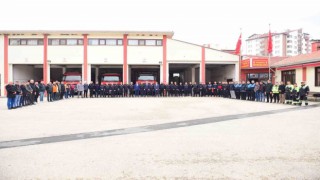 Deprem bölgesinden Kastamonuya dönüş yapan belediye personeline teşekkür ziyareti