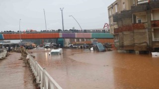 Deprem bölgesini sel vurdu: 11 ölü, 7 kayıp