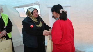 Deprem bölgesinin kadınları 8 Martta unutulmadı