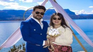 Deprem nedeniyle yapamadığı evlenme teklifini memleketinde yaptı