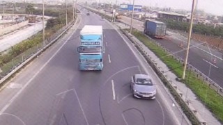 Deprem yardımlarını çalıp, satmışlar