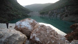 Depremde dağ dağa kavuştu, doğal göl oluştu