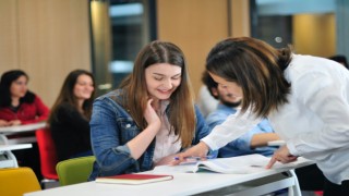 Depremden etkilenen AGÜ öğrencilerine bağış kampanyası