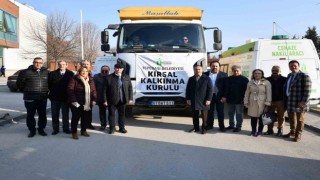 Depremden etkilenen üreticiler için bağışlanan yemler Eskişehirden yola çıktı