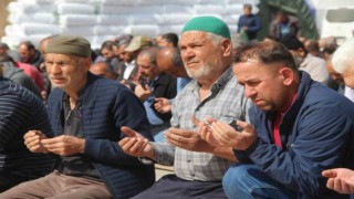 Depremin yıktığı Kahramanmaraştaki 4üncü cuma namazı havadan görüntülendi