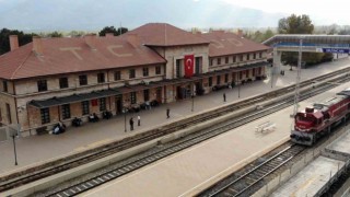 Depremlerin yıkamadığı bina: Erzincan Tren Garı