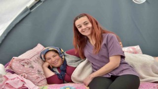 Depremzede aile bebeklerine İzmirli doktorun adını verdi