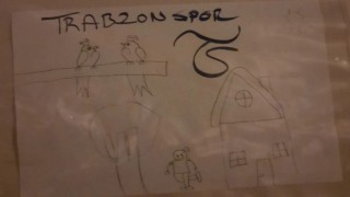 Depremzede çocuğun çizdiği resim Trabzonsporun dikkatini çekti, Bakasetas imzalı forma gönderdi