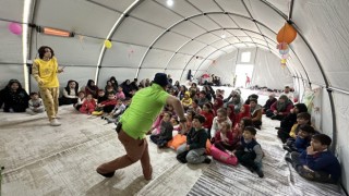 Depremzede çocuklara özel etkinlikler düzenleniyor