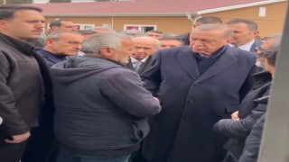 Depremzede Erdoğana dert yandı: Ya CHPye ya da HDPye üye olacaksın konteyneri öyle alacaksın dediler