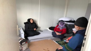 Depremzede Hüseyin amca, “Cumhurbaşkanımızın yükü şimdi daha ağır, Rabbim yardımcısı olsun