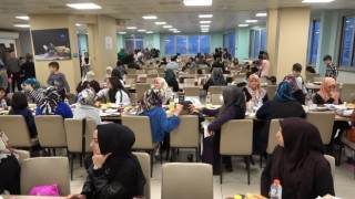 Depremzedeler evlerinden ve memleketlerden uzak ilk iftarlarını açtı