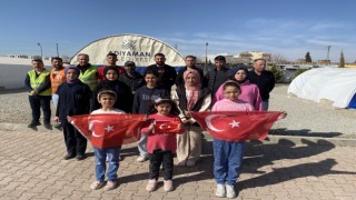 Depremzedeler İstiklal Marşı Kabulünün 102. yılını kutlandı
