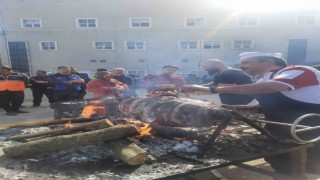Depremzedelere cağ kebabı ikramı