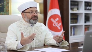 Diyanet İşleri Başkanı Erbaş: “Kuranı okuyarak ve Türk bayrağını tanıyarak içinizdeki kötülere en büyük cevabı verin”