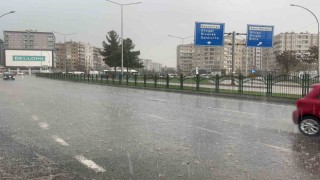 Diyarbakırda kısa süreli sağanak etkili oldu