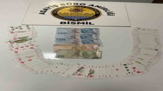 Diyarbakırda kumar oynatan 4 kişiye 17 bin lira para cezası