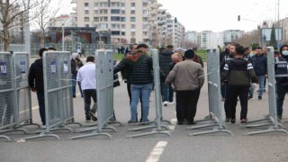 Diyarbakırda Nevruz kutlaması geniş güvenlik önlemi içinde başladı