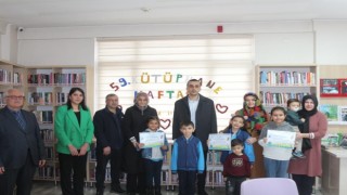Domaniçte en çok kitap okuyan öğrenciler ödüllendirildi