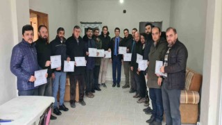 Dumlupınarda vaaz ve hutbe kursuna katılan imam ve müezzinlere katılım belgesi
