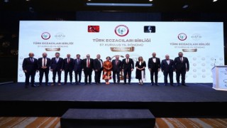 Eczacılık Fakültesi öğretim üyelerinden büyük başarı