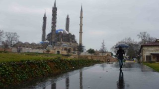 Edirnede beklenen sağanak etkisini gösterdi