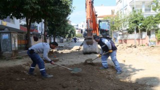 Efeler Belediyesi ekipleri Girne Mahallesindeki yolları yeniliyor