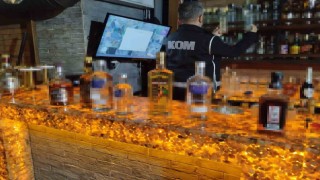 Eğlence mekanlarına sahte içki temin eden şebekeye operasyon