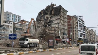 Elazığda ağır hasarlı bina sayısı 4 bin 73 oldu