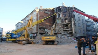 Elazığda çöken apartmanın betonarme projesini yapan sanığa 3 yıl mesleği yapmama cezası