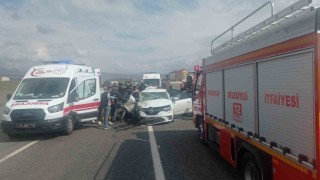 Elazığda trafik kazası: 1i ağır 5 yaralı