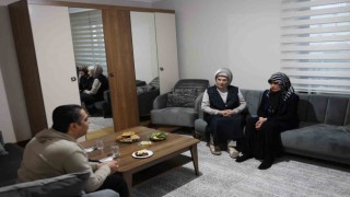 Emine Erdoğandan Ankaradaki depremzede aileye iftar ziyareti