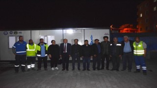 Engelli oğluyla çadırda kalan babaya İzmir belediyesinden konteyner
