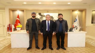 Enkazdan 162. saat sonra sağ çıkan depremzede, onu kurtaran kahramanlarıyla buluştu