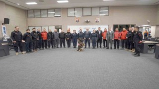 Enkazdan onlarca kişiyi sağ çıkaran AFAD ve JAK ekiplerine teşekkür ziyareti