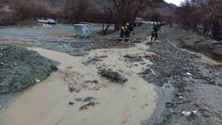 Erzincanda sağanak sonrası su taşkını oluştu