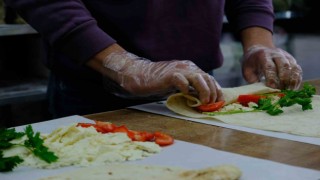 Erzincanda sahur sofralarının vazgeçilmezi: “Tulum peyniri”