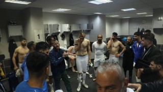 Erzurumspor FK Denizlide aldığı 3 puanı 12 Mart düşman işgalinden kurtuluş yıl dönümüne hediye etti