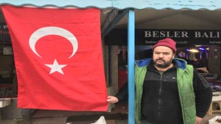 Eskişehirde dükkânlar Türk bayraklarıyla donatıldı