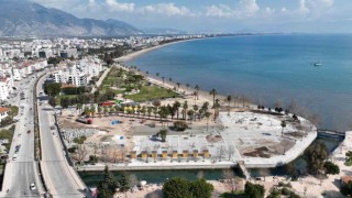 Finike Cumhuriyet Meydanı Projesinin yüzde 70i tamamlandı
