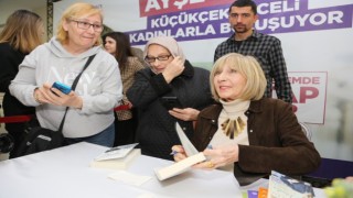 Gazeteci-Yazar Ayşe Kulin, Küçükçekmeceli kadınlarla buluştu