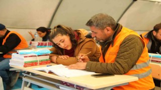Gaziantepte depremzede öğrencilere maddi destek