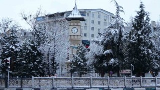 Geceden sabaha kadar yağan kar yağışı sonrası şehir eşsiz güzelliğe büründü