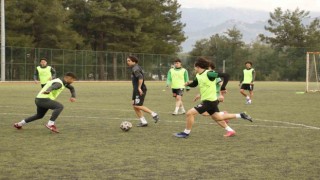 Genç horozlar, Manisayı puansız göndermek istiyor