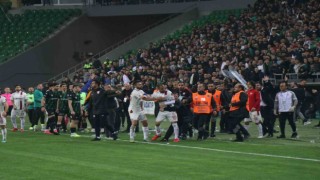 Gergin geçen Sakaryaspor - Samsunspor maçı PFDKya sevk edildi